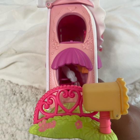 My Little Pony Fancy Fashions Boutique Ponyville - Picture 2 of 12